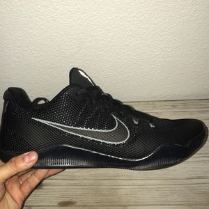 kobe 11 dark knight
